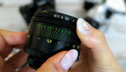 【オールドレンズ】Helios 44-2の使い方。マウントアダプターのつけ方・絞りの調整・ピントの合わせ方など